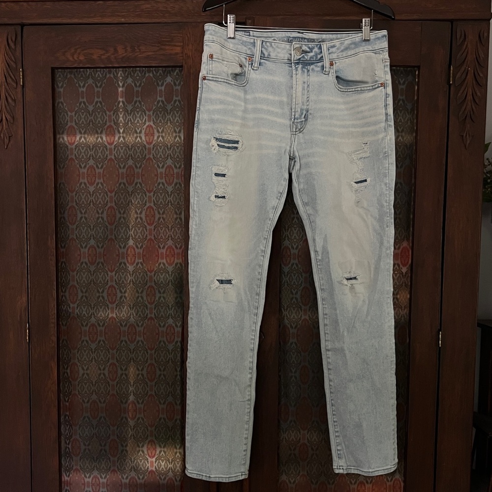 AE Light wash patched jeans 34x32